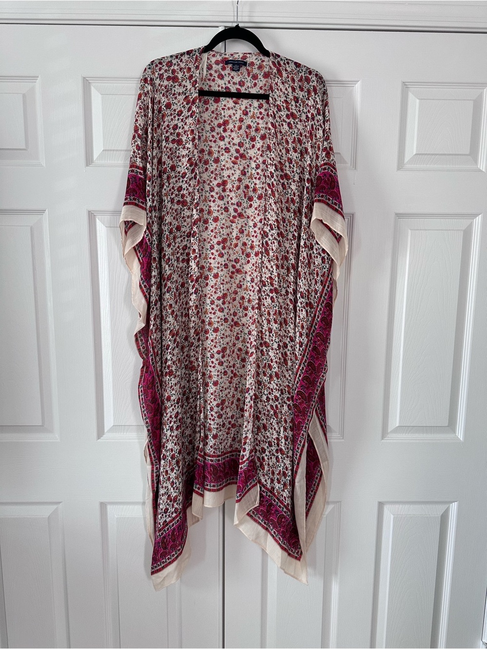 American Eagle Lightweight Floral Kimono One Size